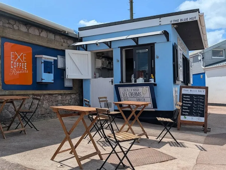 The Blue Hut: Waterfront Cafe
