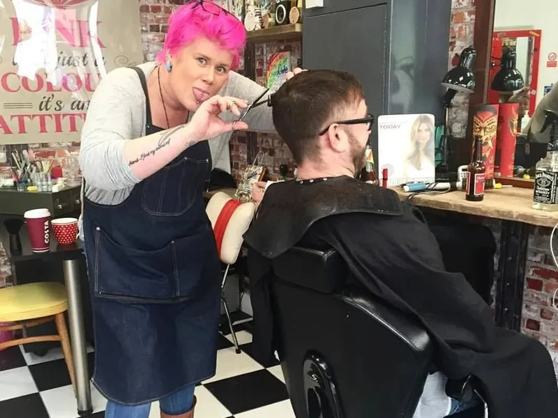 Pink the haidresser