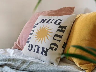 Hug cushion
