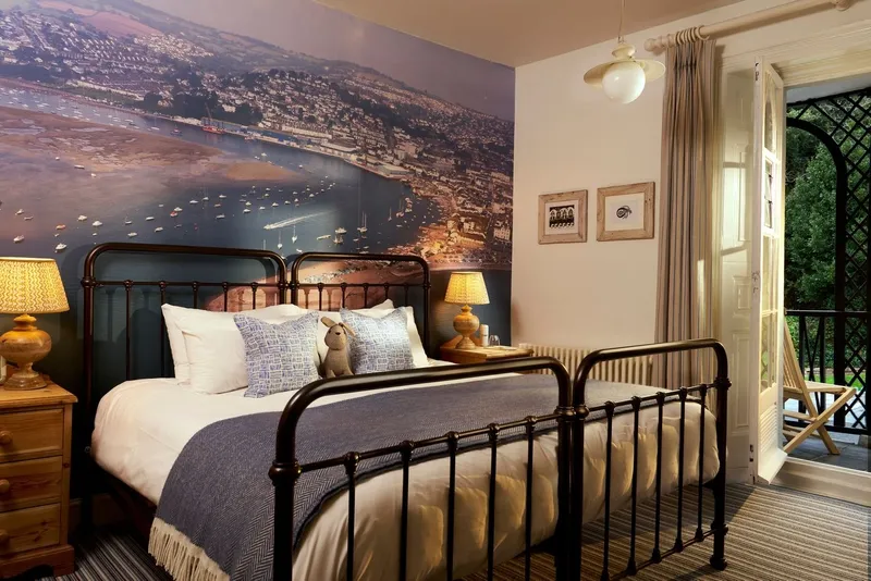 twin bedroom